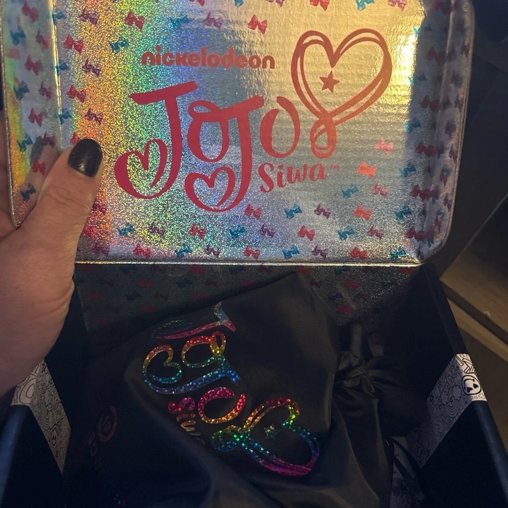 Nickelodeon JoJo Siwa Black Box with Silver Bow